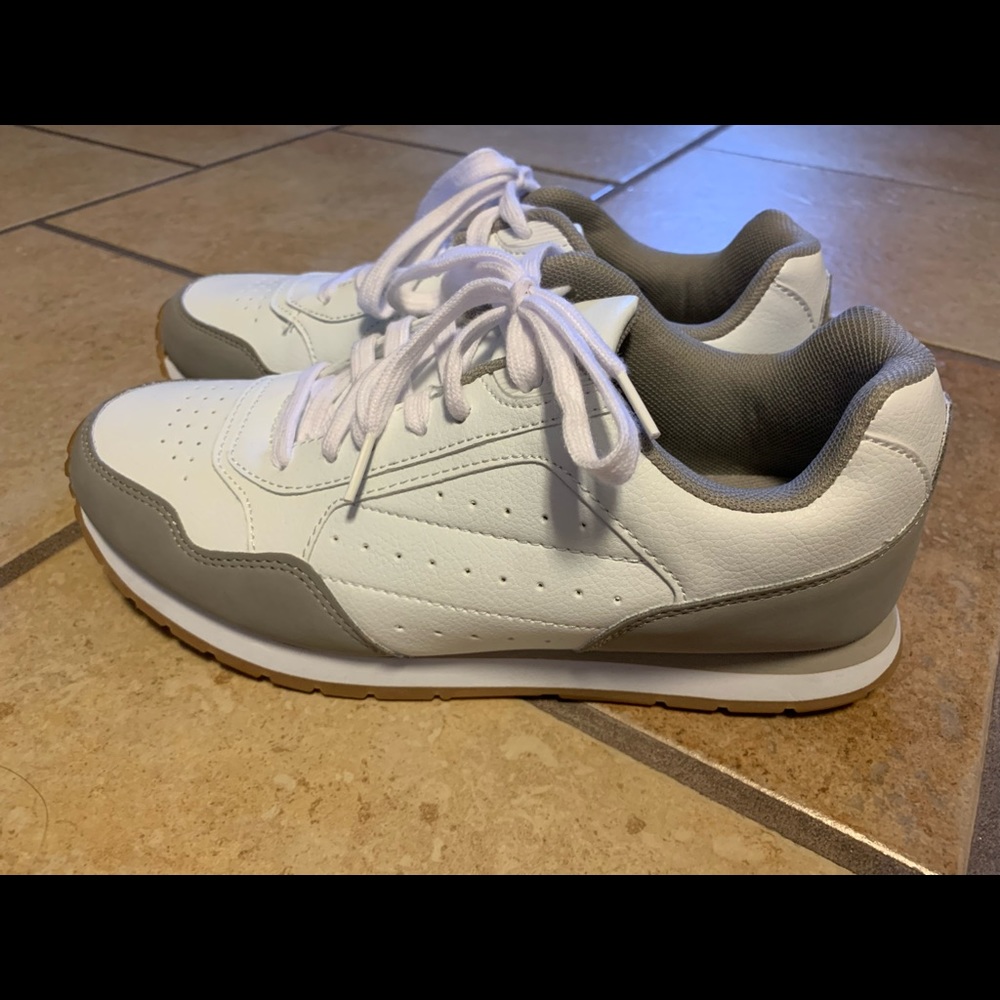 FUBU WOMEN’S SHOES SIZE 7